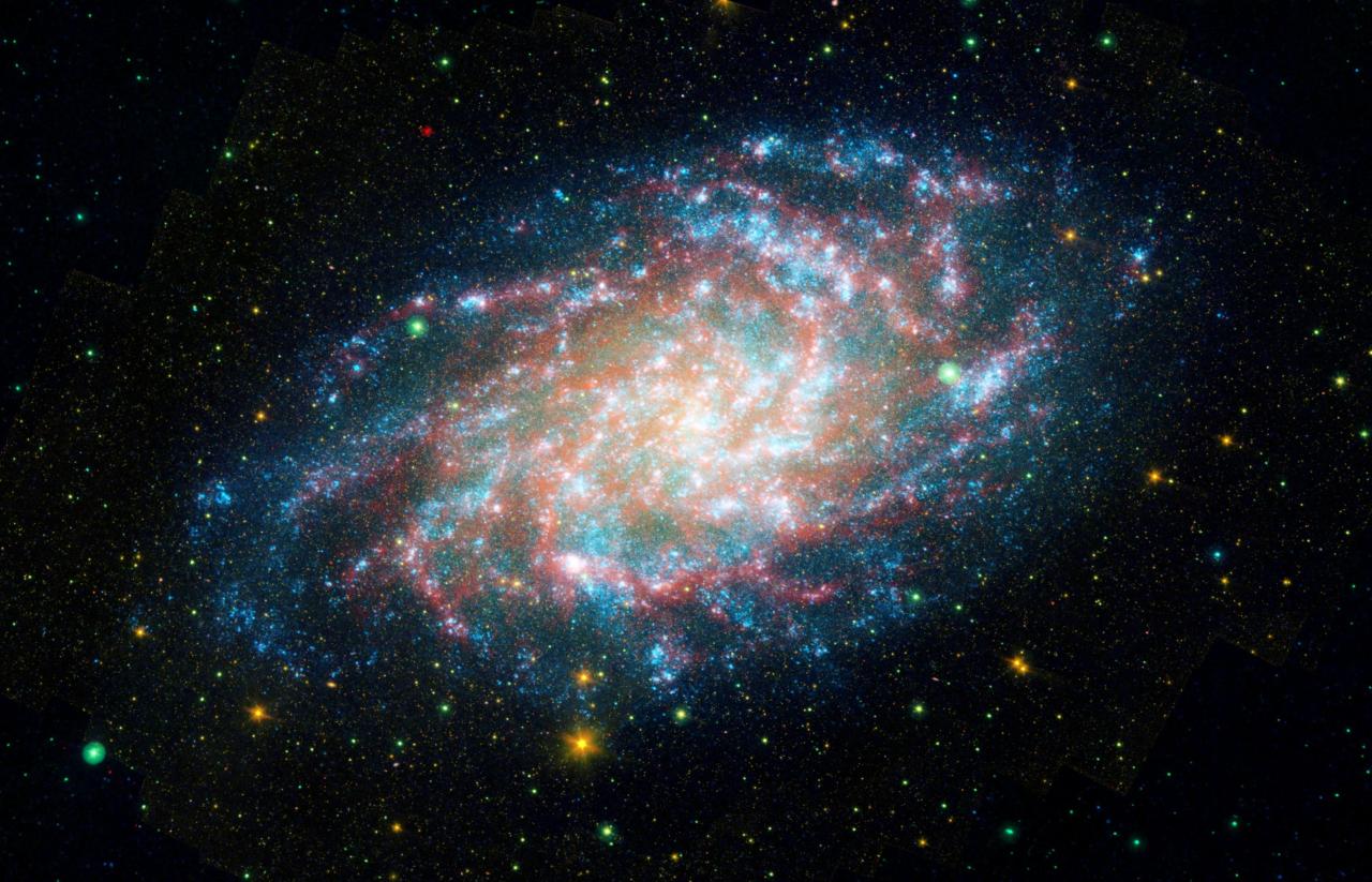 Spitzer Space Telescope's View of Galaxy Messier 101 | Hubble pictures ...
